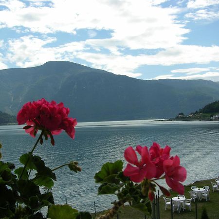 Hofslund Fjord Hotel Sogndal Dış mekan fotoğraf